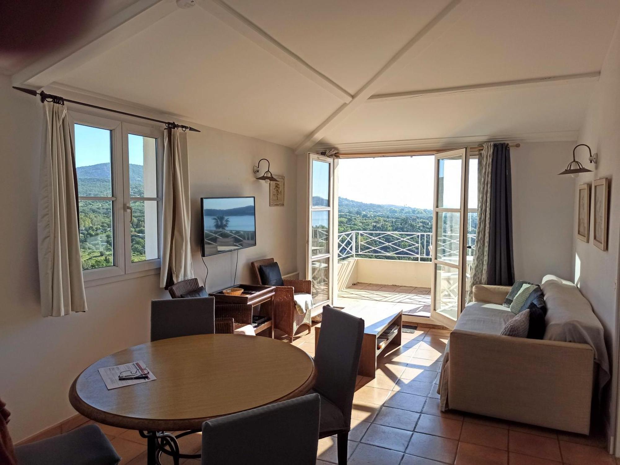 グリモーLes Restanques, Bastides Vue Golfe Saint Tropezアパートメント エクステリア 写真