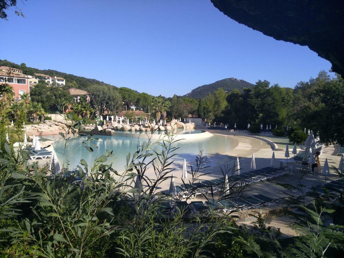 グリモーLes Restanques, Bastides Vue Golfe Saint Tropezアパートメント エクステリア 写真